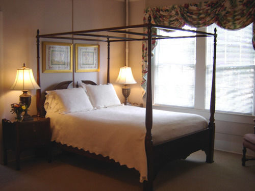 Carriage House Inn เอเกน ภายนอก รูปภาพ