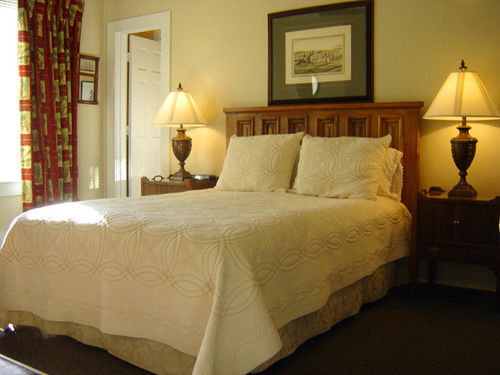 Carriage House Inn เอเกน ภายนอก รูปภาพ
