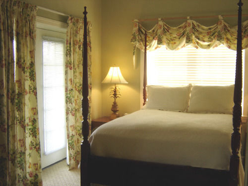 Carriage House Inn เอเกน ภายนอก รูปภาพ