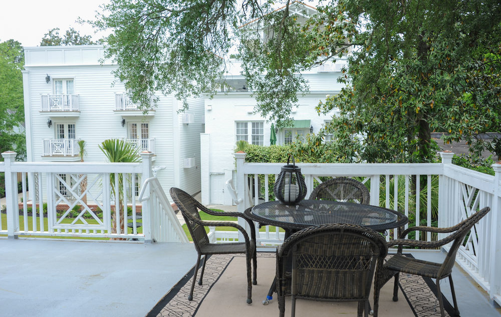 Carriage House Inn เอเกน ภายนอก รูปภาพ