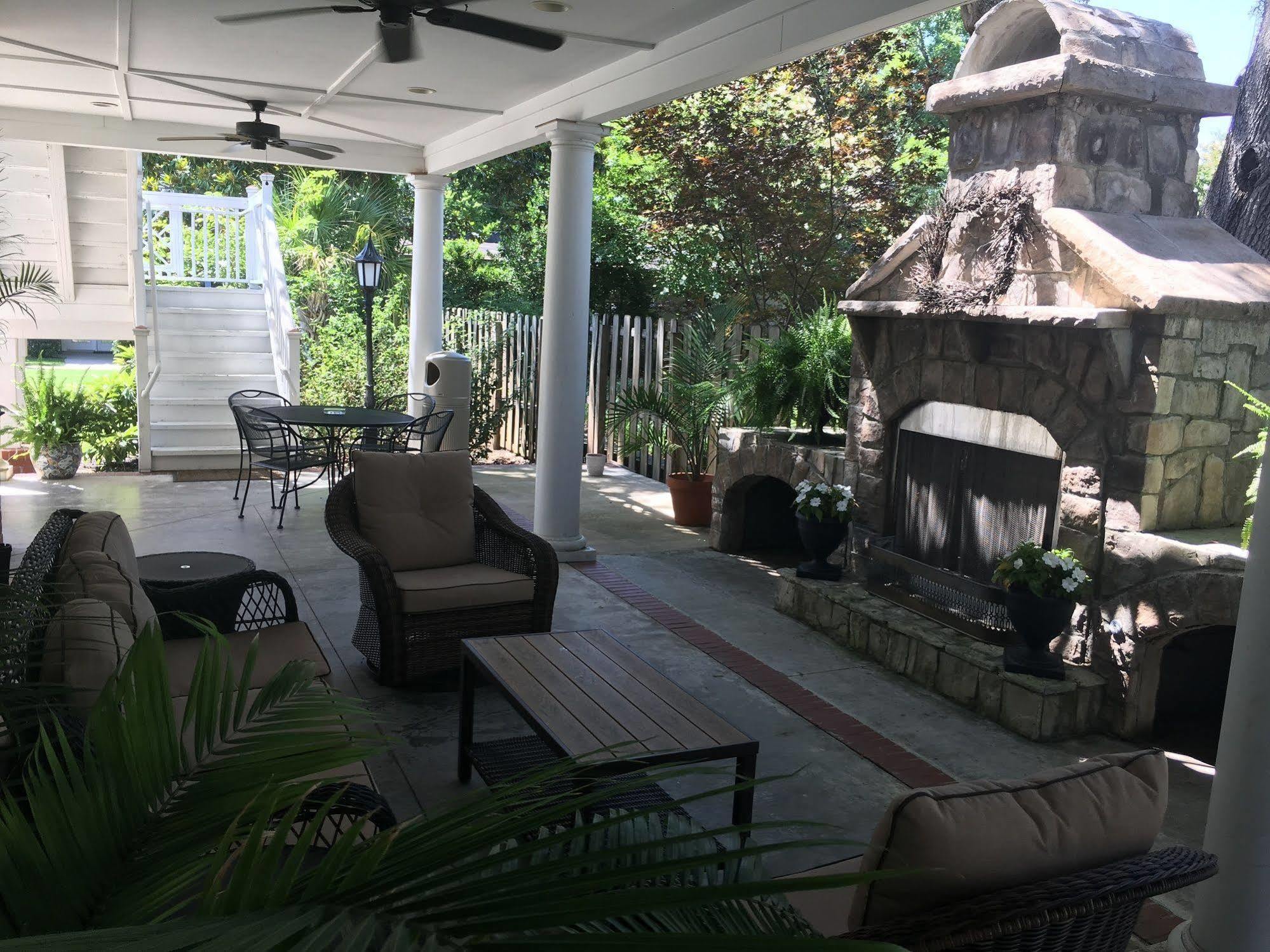Carriage House Inn เอเกน ภายนอก รูปภาพ